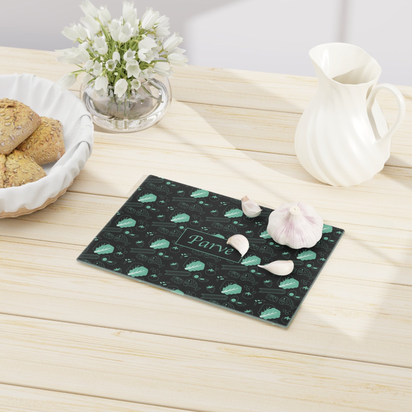 Parve Cutting Board in Black